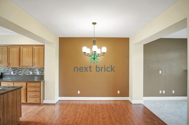 Building Photo - 4 Bed and 2.5 Bath Beautiful Condo is Avai...