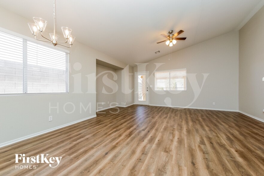Building Photo - 5949 Springmist St