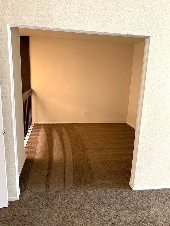 Building Photo - 12121 Bob White Dr