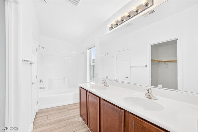 Building Photo - 10011 Diamond Summit Ct