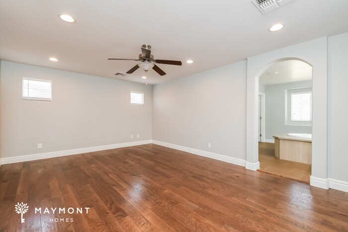 Building Photo - 1063 S Agnes Ln