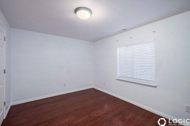 Building Photo - 5878 Arlinridge Dr