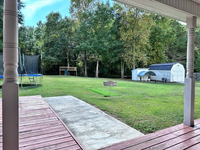 Building Photo - 304 Chisholm Trail