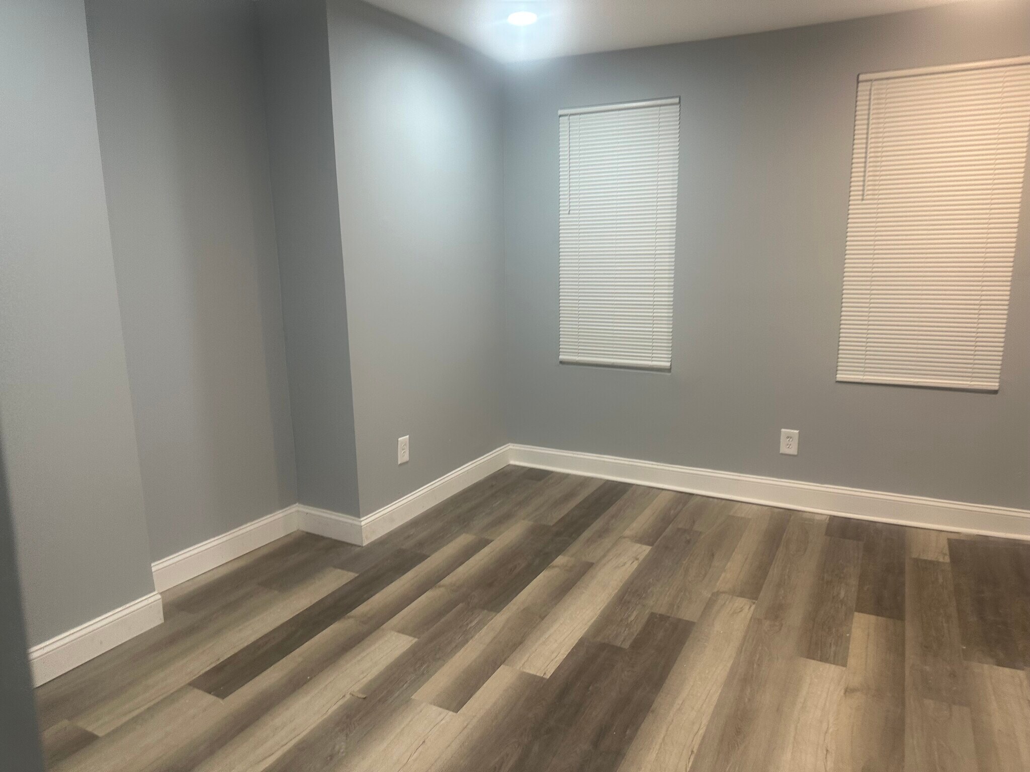 Building Photo - 1639 Darley Ave