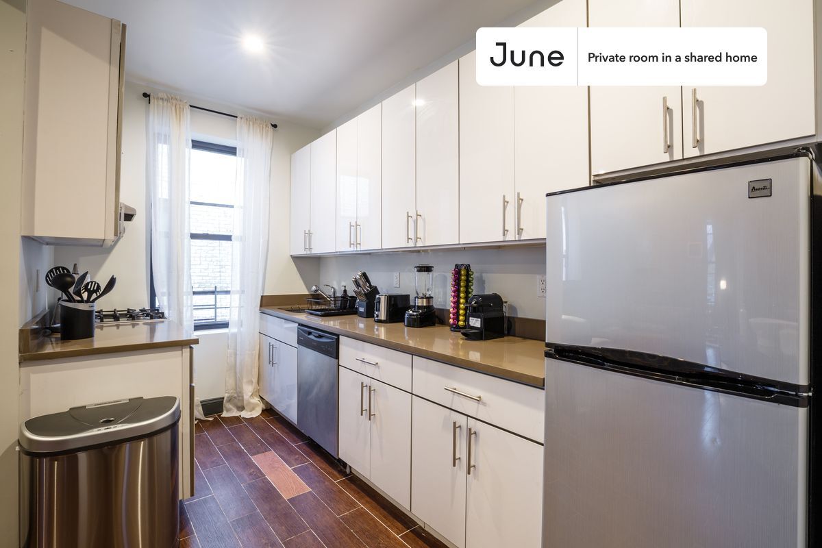 Building Photo - Room in Shared 4 bed/1 bath home in West Harlem