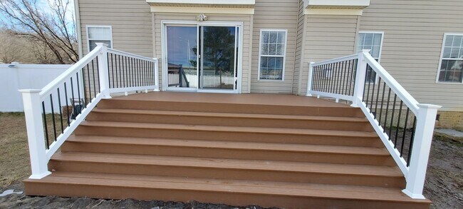 Building Photo - Beautiful home in GREAT location