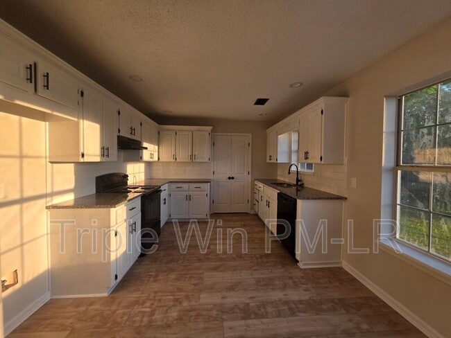 Building Photo - 66 Nevada Ln