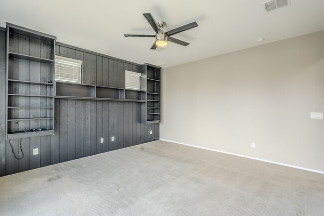 Building Photo - 7050 W Carter Dr