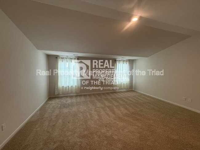 Building Photo - 407 Gulliver Ct