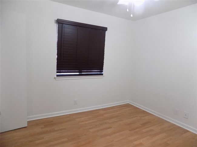 Building Photo - 805 Jasmine Trail