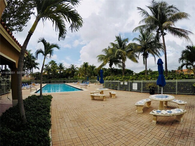 Building Photo - 6630 NW 114th Ave