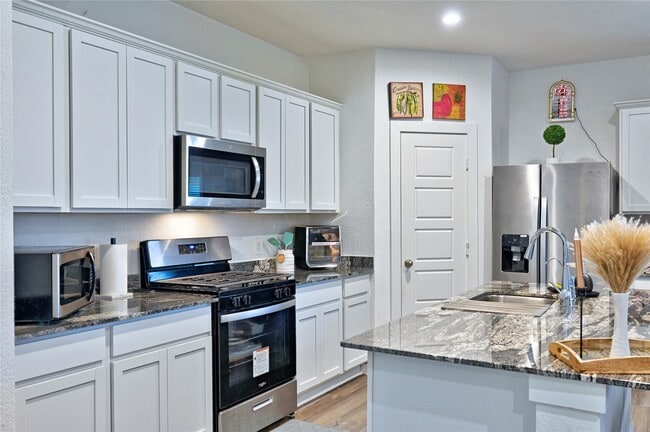 Building Photo - 8522 Kokernot Ln