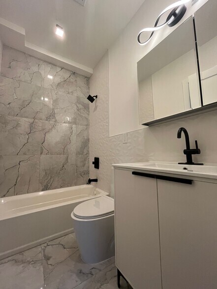 Building Photo - 232 Van Horne St