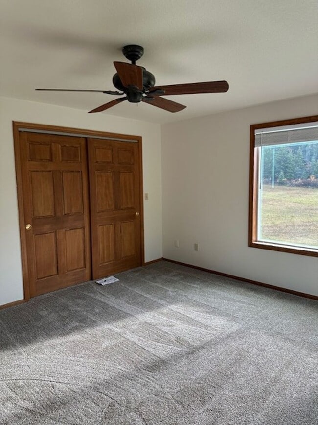 Building Photo - 23601 Labare Rd