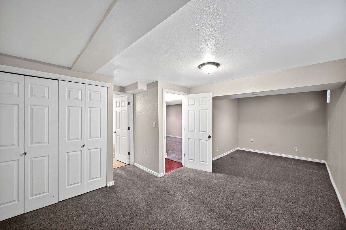 Building Photo - 3501 S Kittredge St