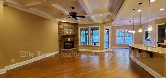 Building Photo - 550 Cottonfield Cir