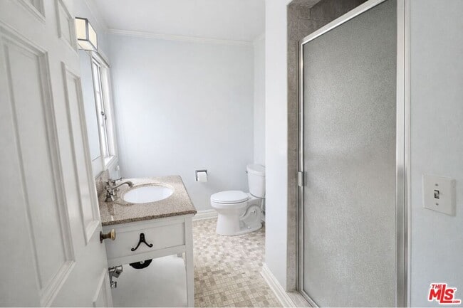 Building Photo - 214 S Spalding Dr