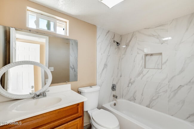 Building Photo - 17633 N 15th Ave