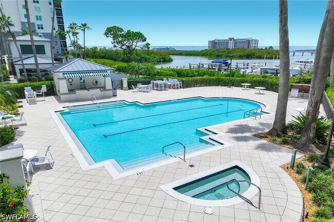 Building Photo - 420 Cove Tower Dr