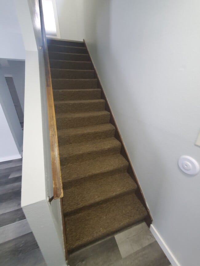 Building Photo - 426 18th Pl S