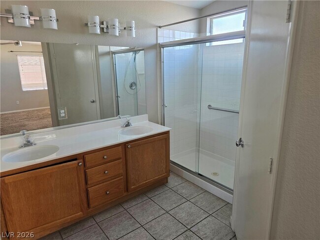 Building Photo - 10416 Prime View