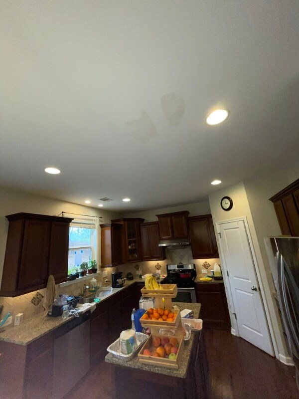 Building Photo - 3925 Silver Springs Rd