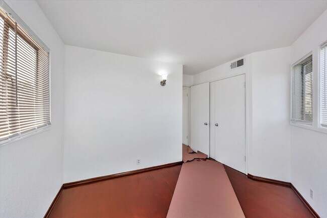 Building Photo - 6033 Foothill Blvd