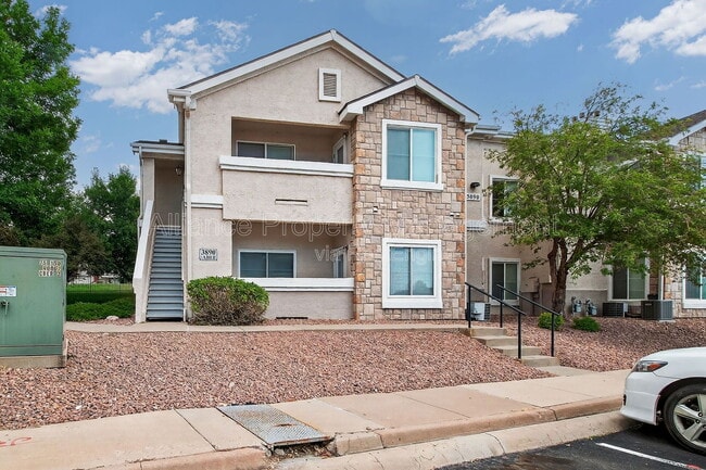 Primary Photo - 3890 Strawberry Field Grove