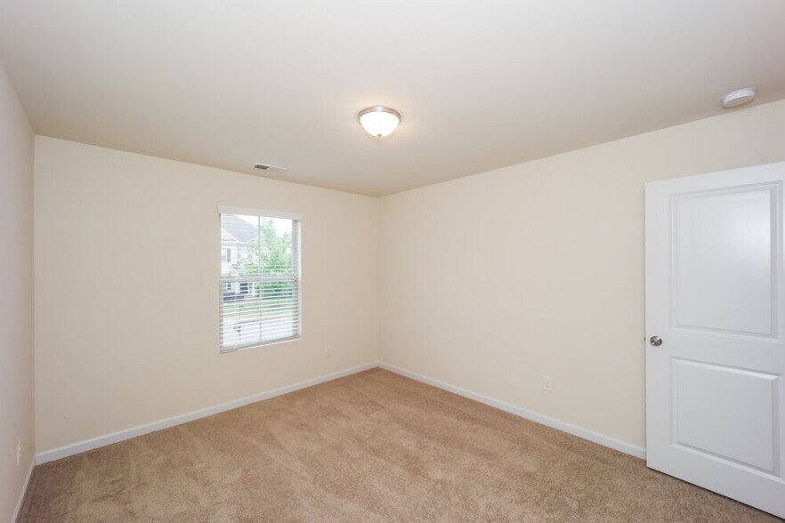 Building Photo - 380 Hamilton Pointe Dr