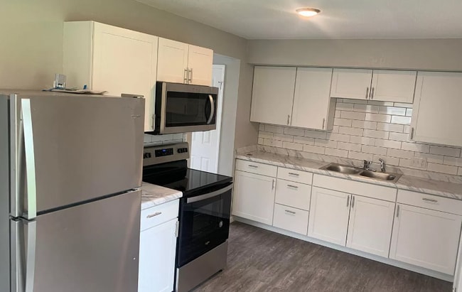 Building Photo - 213 E 35th St