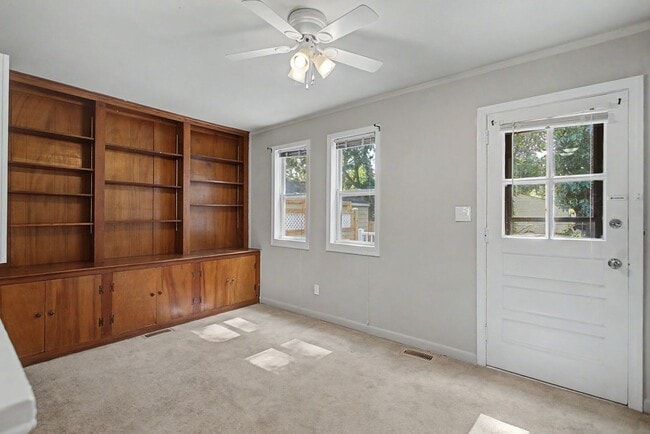 Building Photo - 317 Maney Dr