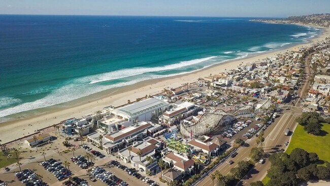 Building Photo - Live by the Beach! 2BD/1BA Mission Beach Apartment with Garage!