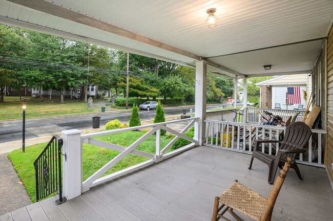 Building Photo - FIRST MONTH FREE* Large Twin Home! One (1) Car Garage, W/D Hookups in basement, Stainless Applian...