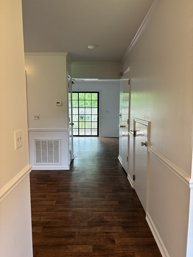 Building Photo - 406 W Harnett St