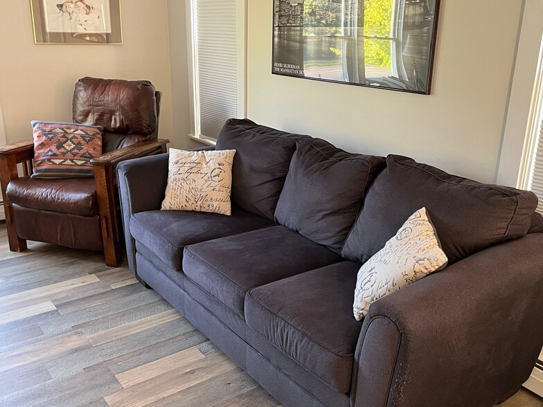 Building Photo - 424 Creek Farm Road