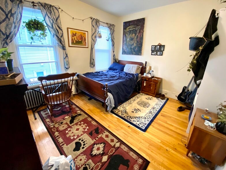 Building Photo - 8 Oswald St