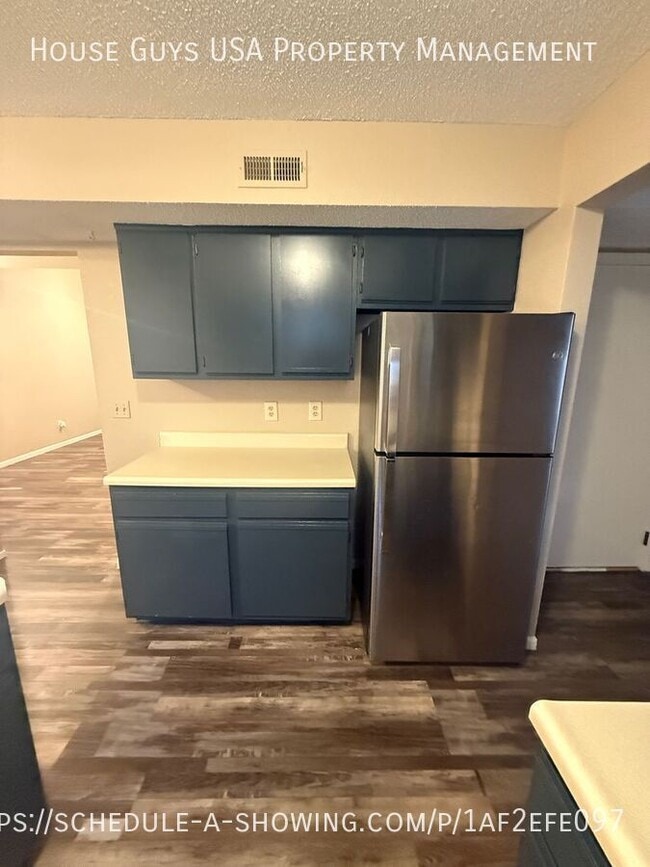 Building Photo - 710 SW 37 St