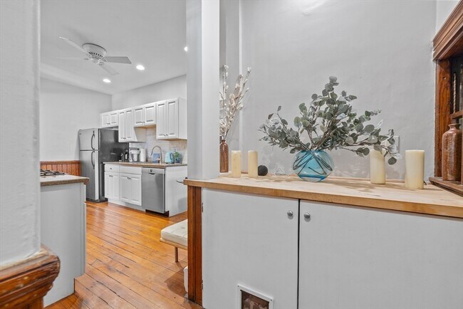 Building Photo - 20 Mellen St