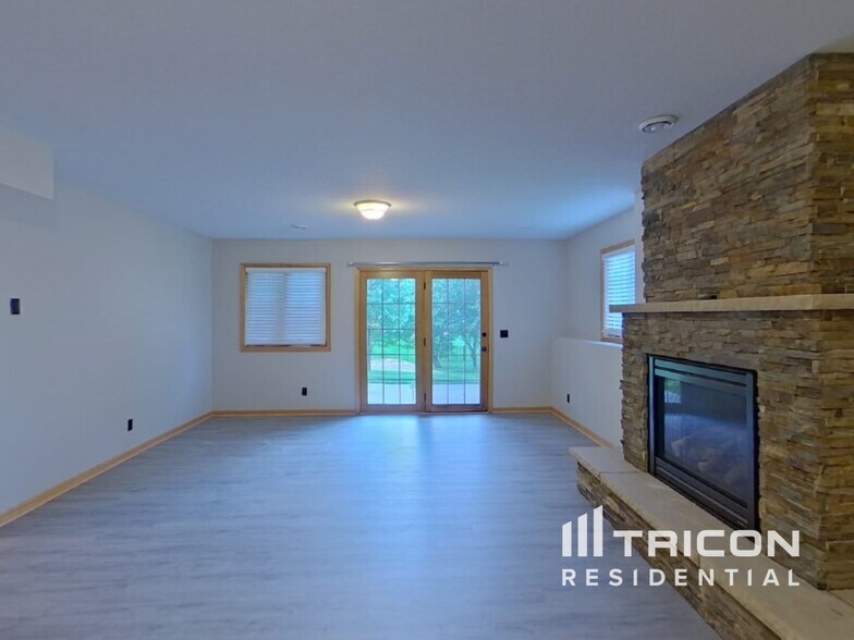 Building Photo - 22209 Red Oak Dr