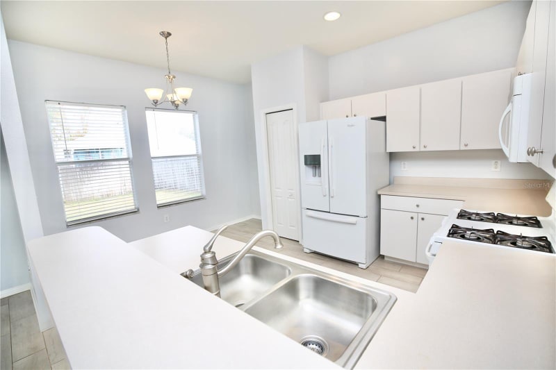 Building Photo - 24421 Breezy Oak Ct