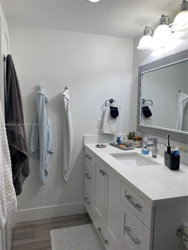 Building Photo - 2201 Brickell Ave