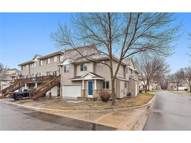 Building Photo - 14975 Pinto Ln