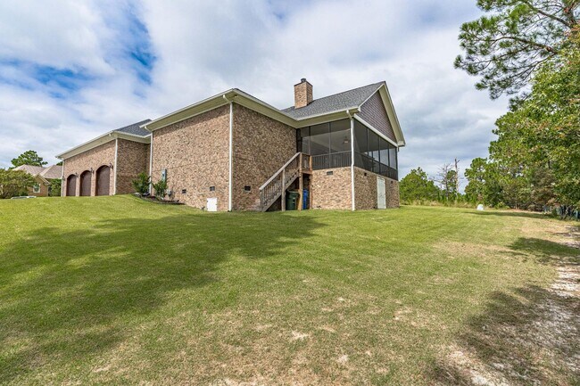 Building Photo - 213 Yellow Jasmine Dr