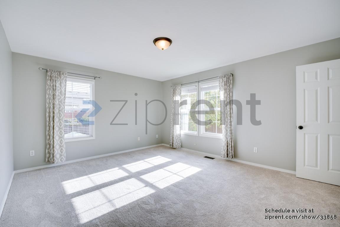 Building Photo - Unit
