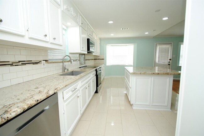 Building Photo - 11511 Creekhurst Dr