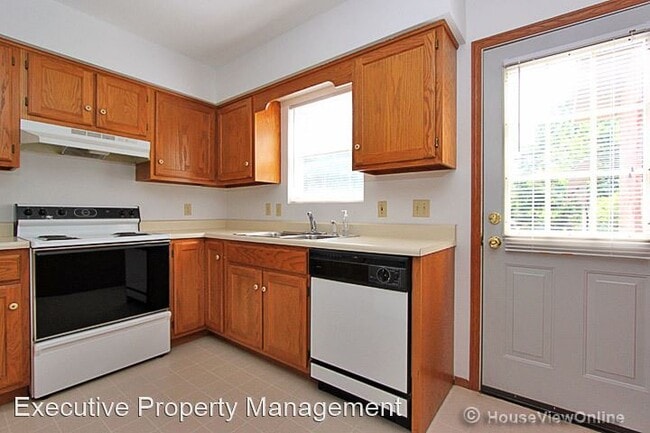 Building Photo - 1413 Brookshire Rd