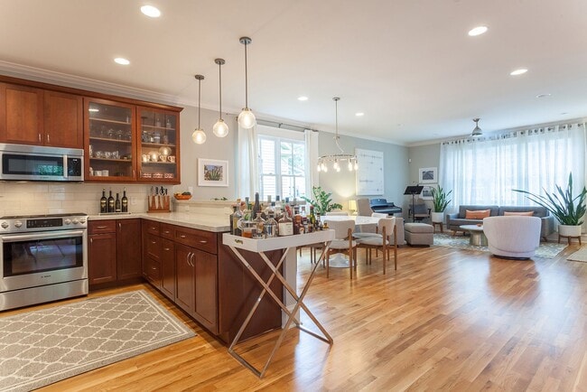 Building Photo - Gorgeous 3bd/2.5ba Two-Story Home Near Downtown Durham, Incredible Location!
