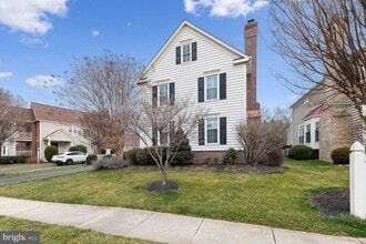 Building Photo - 6603 Forsythia St