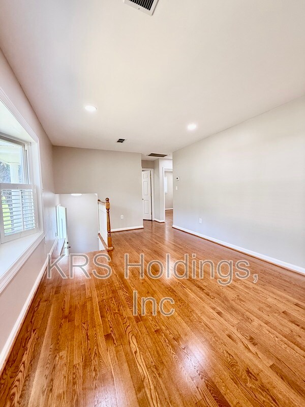 Building Photo - 3931 Forestdale Ave