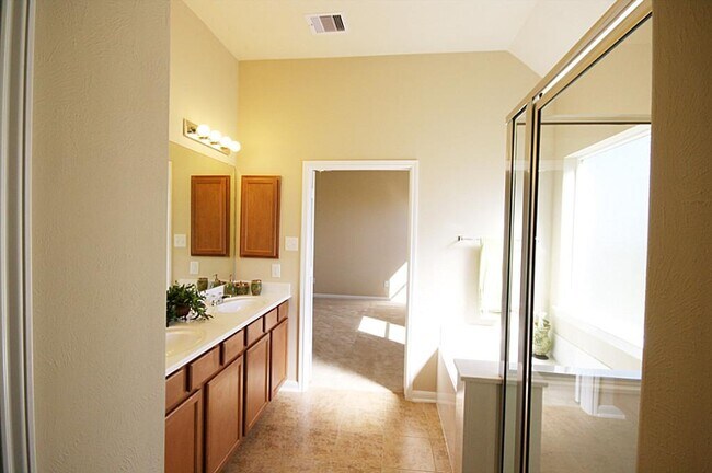 Building Photo - 24547 Foxberry Glen Ln